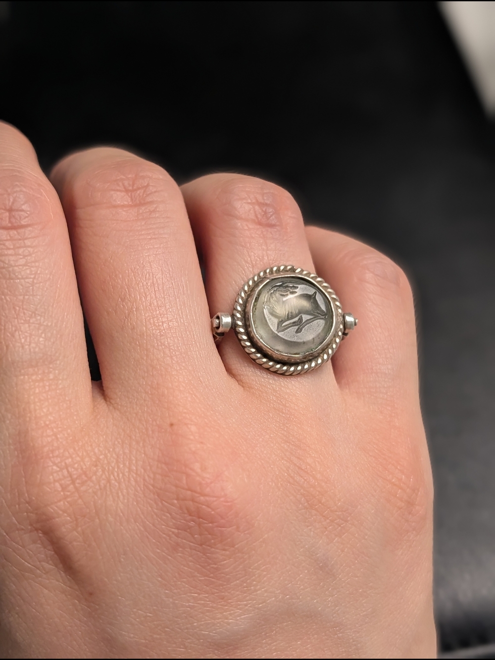 Sterling Silver Motif Round Ring - Silver